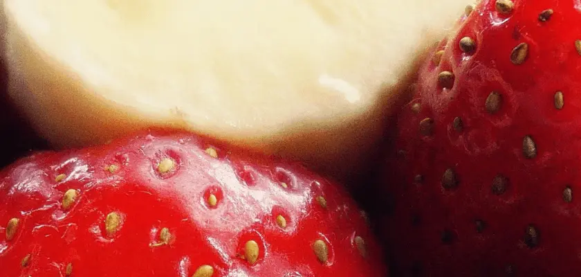 5 Foods That Naturally Whiten Your Teeth